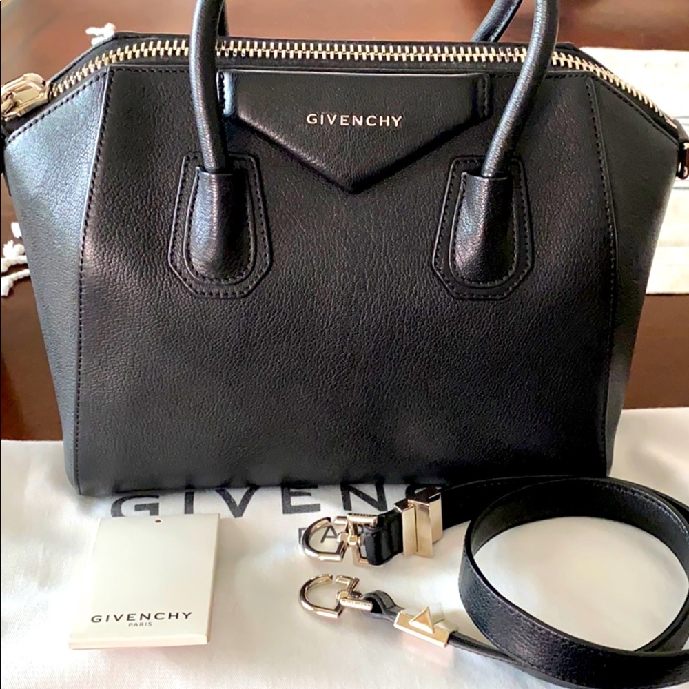 ⛔️SOLD⛔️ Givenchy Antigona small